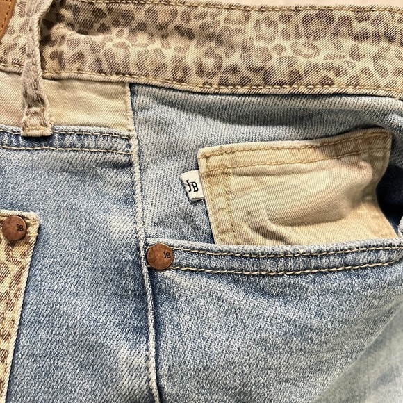Judy Blue Slim Fit Jeans Women's 11/30 Light Wash Leopard Waistband - Picture 3 of 12